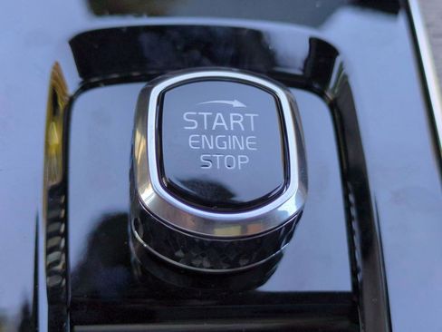 New 2026 Volvo XC90 B6 Plus w/ Protection Package Premier AWD/4WD image 27