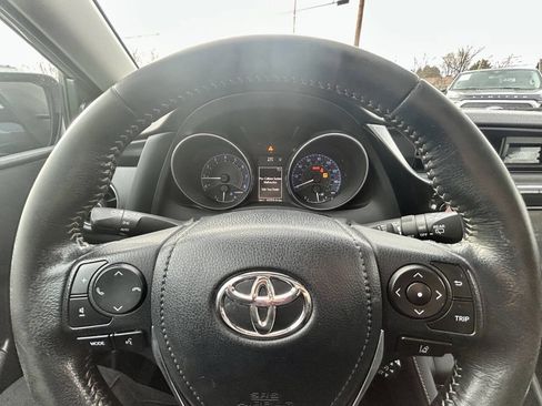 Used 2018 Toyota Corolla iM FWD image 18