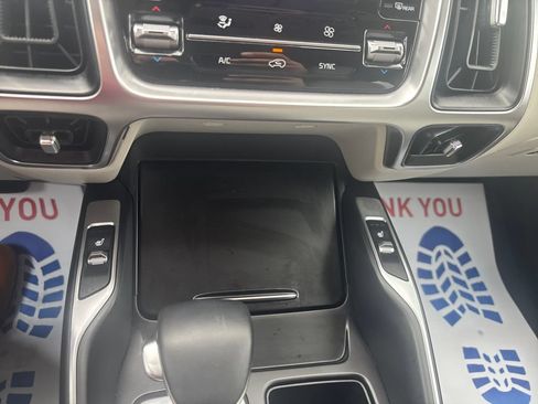 Used 2022 Kia Sorento S FWD image 24