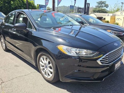 Used 2017 Ford Fusion S FWD image 4