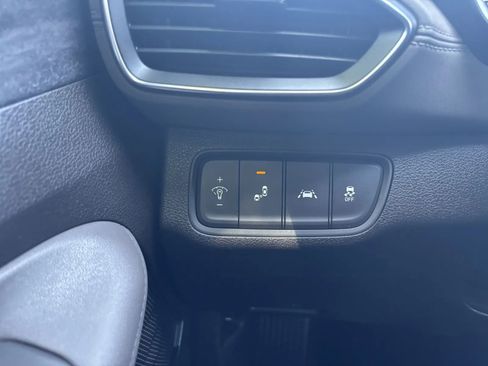 Used 2019 Hyundai Santa Fe SE image 29