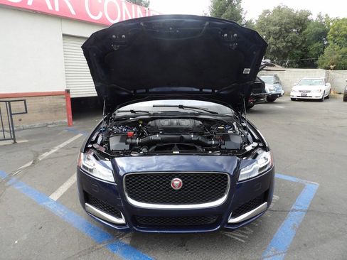 Used 2017 Jaguar XF Prestige image 14