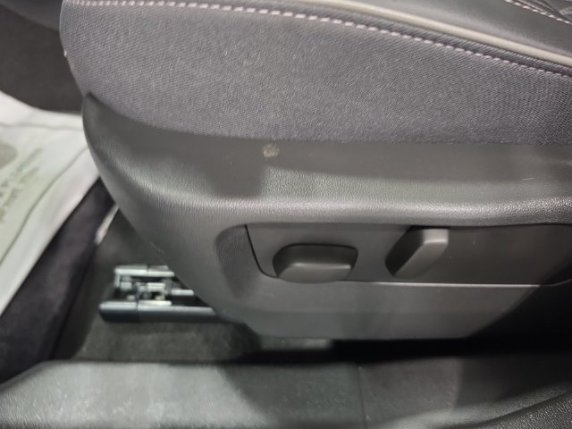 Used 2023 Buick Envision Avenir AWD/4WD image 21