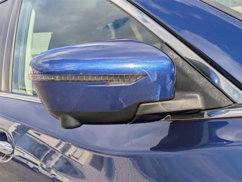 Used 2017 Nissan Rogue SV w/ SV Premium Package image 12