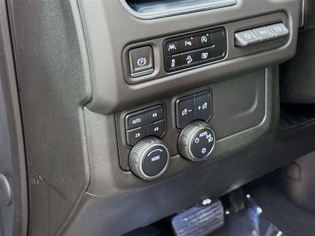 Used 2023 Chevrolet Tahoe High Country AWD/4WD image 12