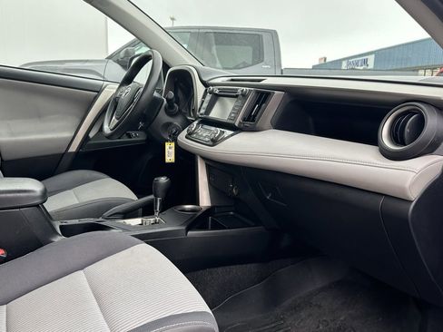 Used 2015 Toyota RAV4 XLE image 18