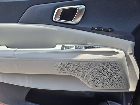 New 2026 Kia Carnival EX FWD image 16