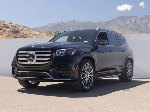 New 2026 Mercedes-Benz GLS 580 4MATIC image 1