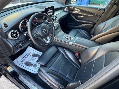 Used 2018 Mercedes-Benz GLC 300 w/ Premium Package image 9