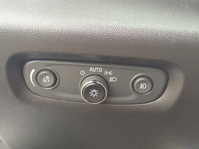 Used 2021 Chevrolet Traverse RS AWD/4WD image 23