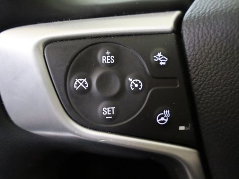 Used 2024 GMC Terrain SLT image 29