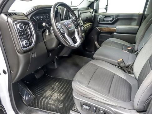 Used 2022 GMC Sierra 2500 SLE w/ SLE Value Package; AWD/4WD image 13