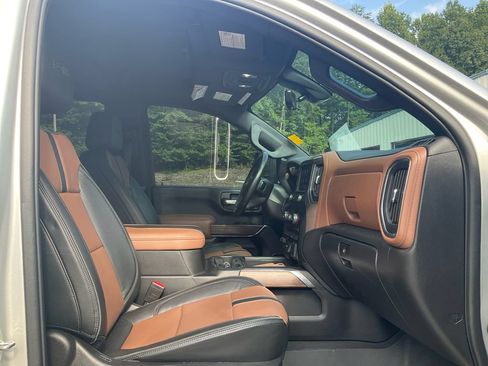 Used 2023 Chevrolet Silverado 3500 High Country w/ Z71 Off-Road Package AWD/4WD image 12