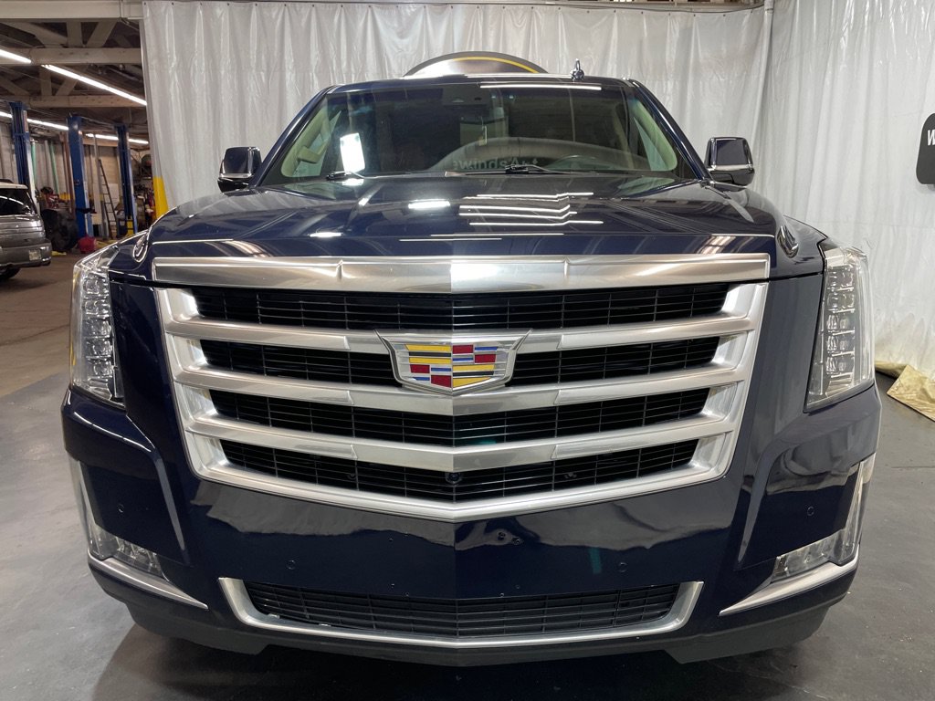 Used 2019 Cadillac Escalade ESV Luxury AWD/4WD image 9