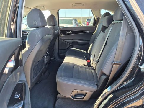 Used 2018 Kia Sorento LX AWD/4WD image 25