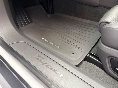 Used 2023 Porsche Taycan RWD image 18