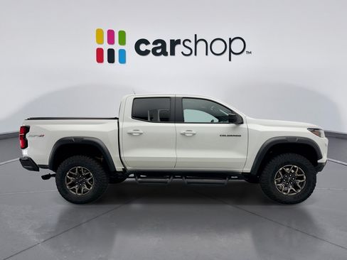 Used 2025 Chevrolet Colorado ZR2 w/ Technology Package AWD/4WD image 6