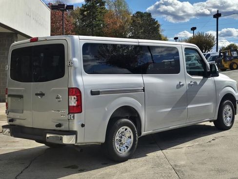 Used 2020 Nissan NV 3500 SV image 4