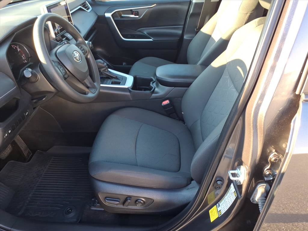 Used 2023 Toyota RAV4 XLE w/ Convenience Package AWD/4WD image 5
