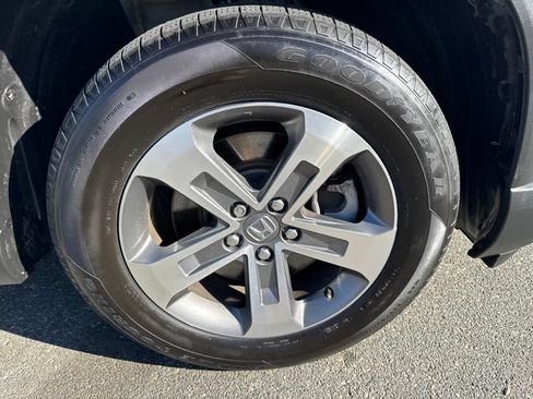 Used 2025 Honda Pilot EX-L image 14