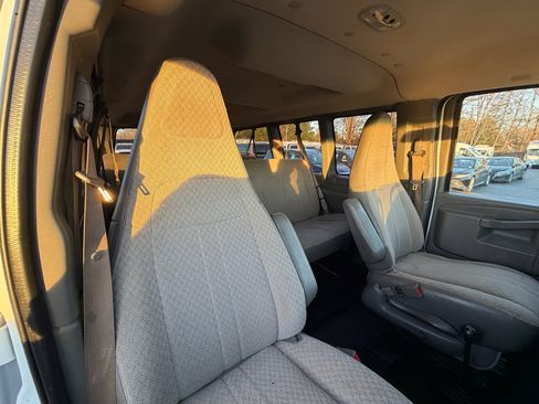 Used 2018 Chevrolet Express 2500 LT w/ LT Preferred Equipment Group image 26