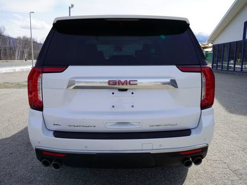 Used 2023 GMC Yukon Denali w/ Advanced Technology Package AWD/4WD image 6