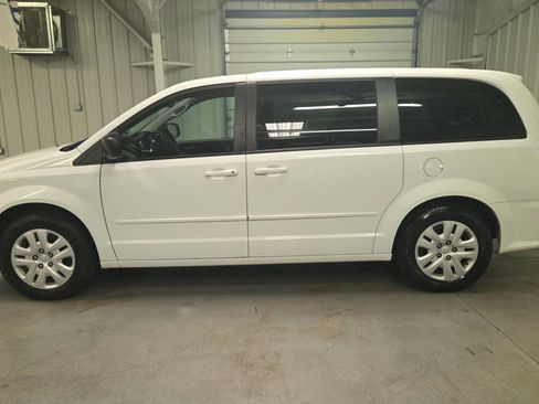 Used 2014 Dodge Grand Caravan SE w/ Quick Order Package 29E SE image 3