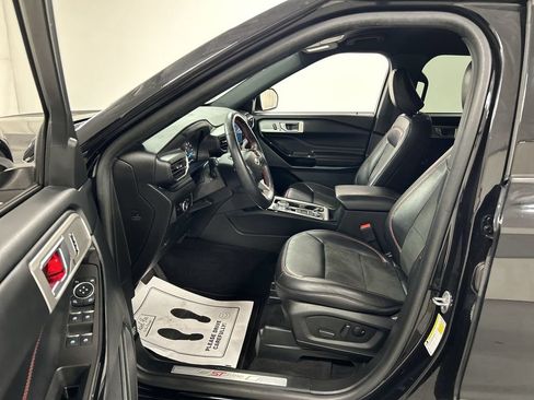 Used 2023 Ford Explorer ST-Line AWD/4WD image 9