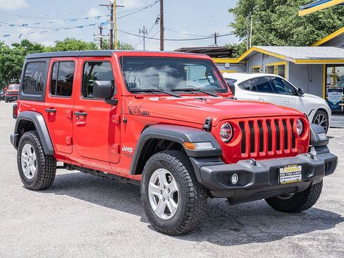 Used 2021 Jeep Wrangler Unlimited Sport AWD/4WD image 3
