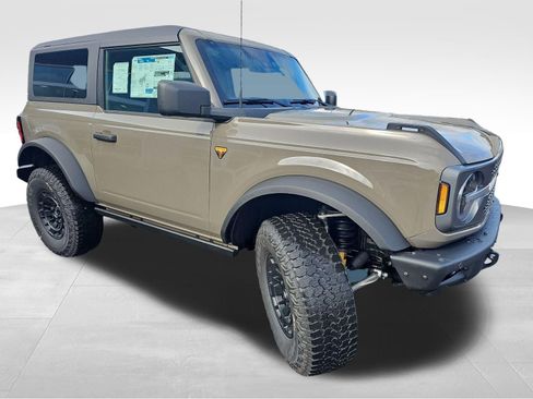 New 2026 Ford Bronco Badlands image 8