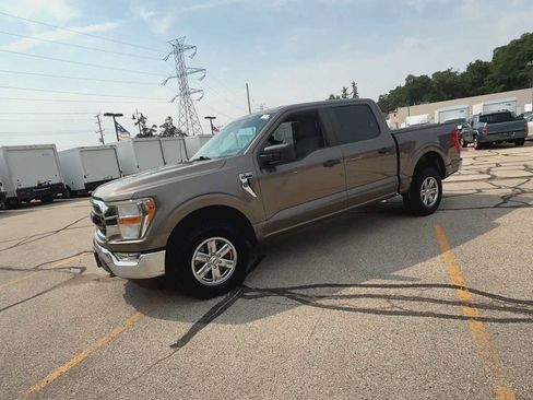 Used 2021 Ford F150 XLT AWD/4WD image 4