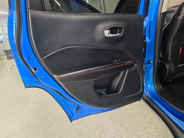 Used 2019 Jeep Compass Trailhawk w/ Cold Weather Group AWD/4WD image 27