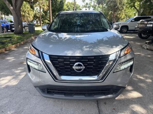 Used 2023 Nissan Rogue SV FWD image 3
