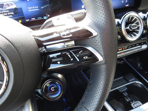 Used 2025 Mercedes-Benz GLB 35 AMG 4MATIC image 12