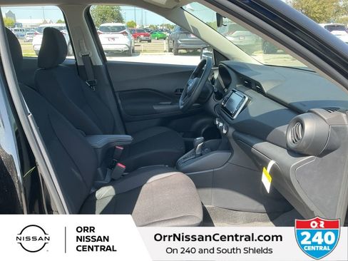 New 2025 Nissan Kicks Play S image 11