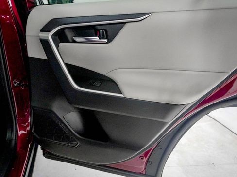 Used 2024 Toyota RAV4 XLE Premium image 33