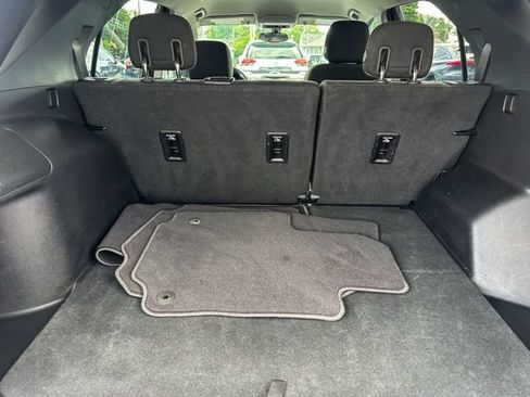Used 2018 Chevrolet Equinox LT FWD image 22