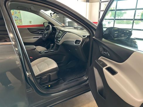 Used 2019 Chevrolet Equinox LT AWD/4WD image 11