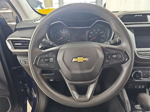 Used 2021 Chevrolet TrailBlazer LS image 22