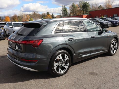 Used 2021 Audi e-tron Premium w/ Towing Package image 5