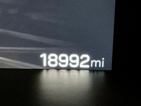 Certified 2024 GMC Canyon Denali image 14