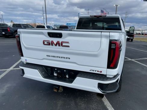 Used 2024 GMC Sierra 2500 AT4 w/ AT4 Premium Plus Package AWD/4WD image 9
