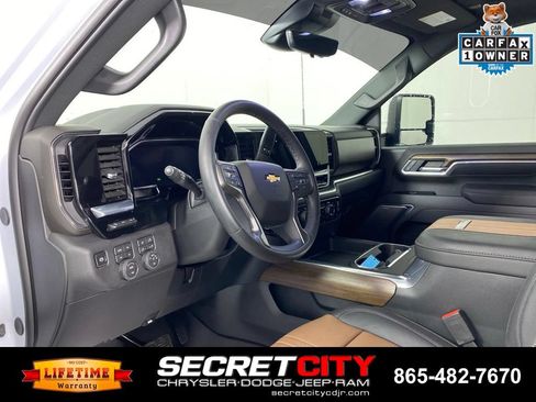 Used 2026 Chevrolet Silverado 2500 High Country w/ High Country Premium Package AWD/4WD image 11
