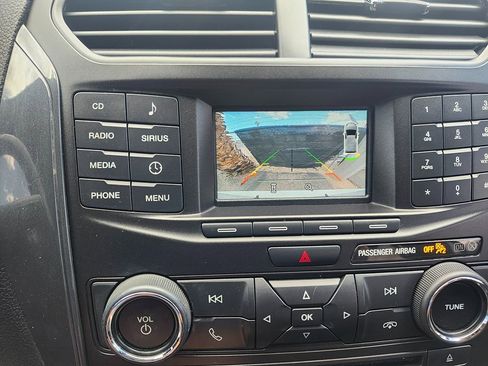 Used 2017 Ford Explorer XLT FWD image 26
