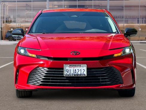 Used 2025 Toyota Camry LE FWD image 6