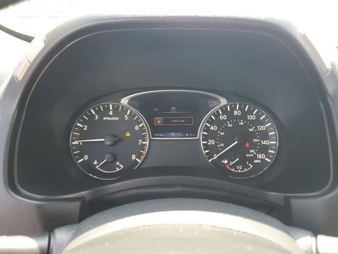 Used 2019 Nissan Pathfinder SV FWD image 14