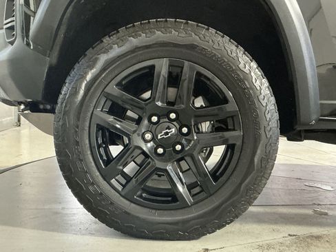 Used 2024 Chevrolet Colorado Trail Boss w/ Technology Package AWD/4WD image 13
