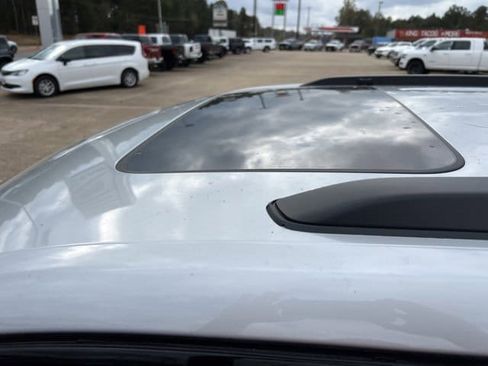 New 2025 Jeep Grand Cherokee Altitude image 6