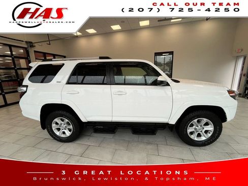 Used 2022 Toyota 4Runner SR5 AWD/4WD image 7
