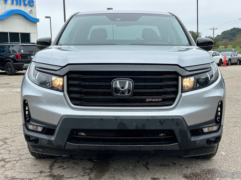 Used 2023 Honda Ridgeline Sport image 2